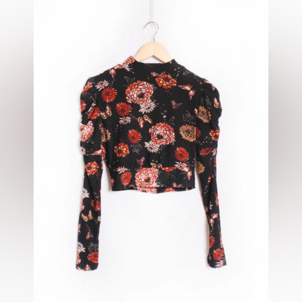 Floral Mock Neck Long Sleeve Crop Top w Stretch Size Large Nwot